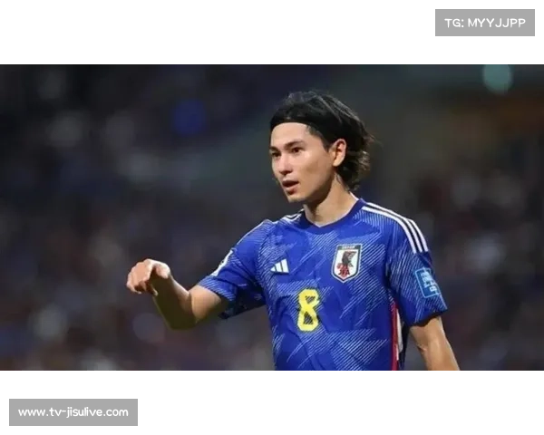 J联赛球员南野拓实法国杯受伤，掩面离场